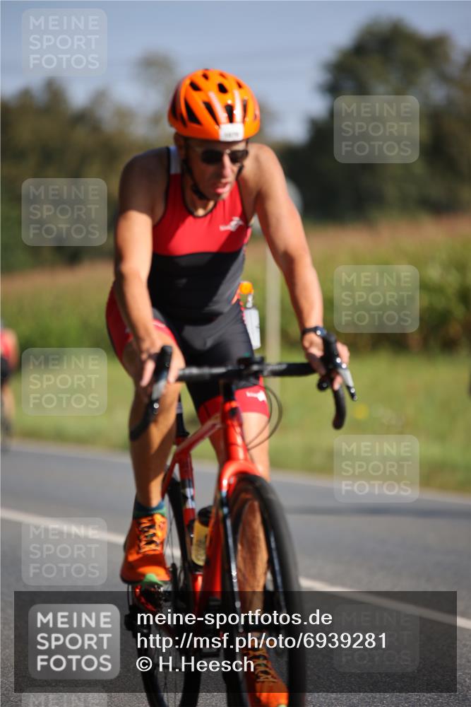 01.09.2024 - 17. Tribühne Triathlon H.Heesch http://msf.ph/oto/6939281 01.09.2024 10:30:05 Radfahren 277, 296, 1070, 1074 meine-sportfotos.de