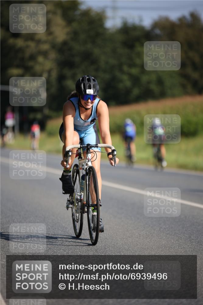 01.09.2024 - 17. Tribühne Triathlon H.Heesch http://msf.ph/oto/6939496 01.09.2024 10:31:33 Radfahren 162, 198, 210, 289, 303 meine-sportfotos.de