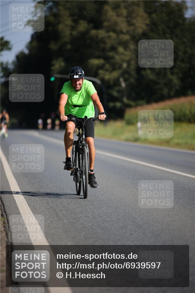 01.09.2024 - 17. Tribühne Triathlon H.Heesch http://msf.ph/oto/6939597 01.09.2024 10:32:12 Radfahren 167, 221, 228 meine-sportfotos.de
