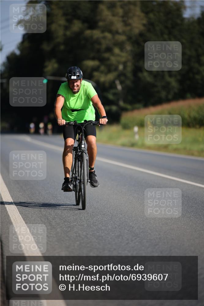 01.09.2024 - 17. Tribühne Triathlon H.Heesch http://msf.ph/oto/6939607 01.09.2024 10:32:12 Radfahren 167, 221, 228 meine-sportfotos.de