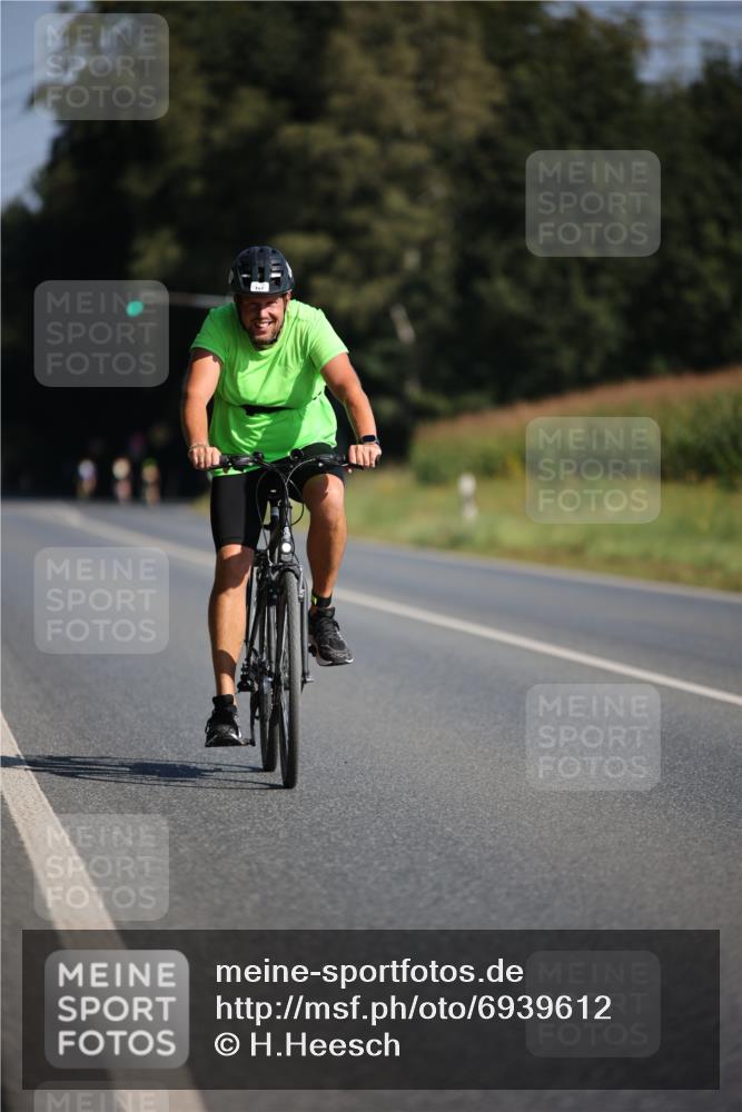01.09.2024 - 17. Tribühne Triathlon H.Heesch http://msf.ph/oto/6939612 01.09.2024 10:32:12 Radfahren 167, 221, 228 meine-sportfotos.de