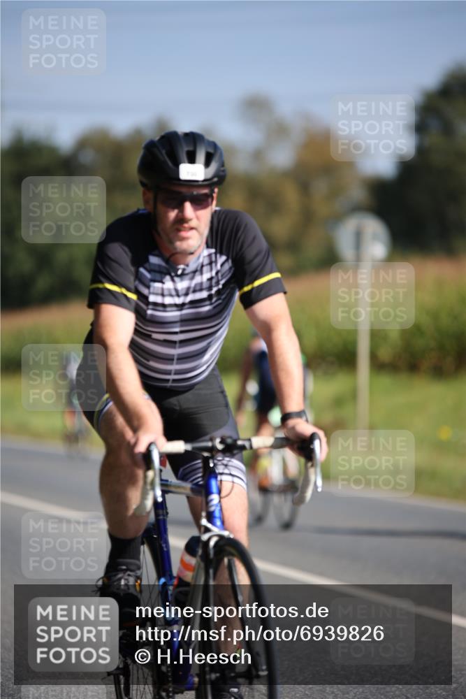 01.09.2024 - 17. Tribühne Triathlon H.Heesch http://msf.ph/oto/6939826 01.09.2024 10:33:44 Radfahren 189, 195, 197, 212, 226, 305, 730 meine-sportfotos.de