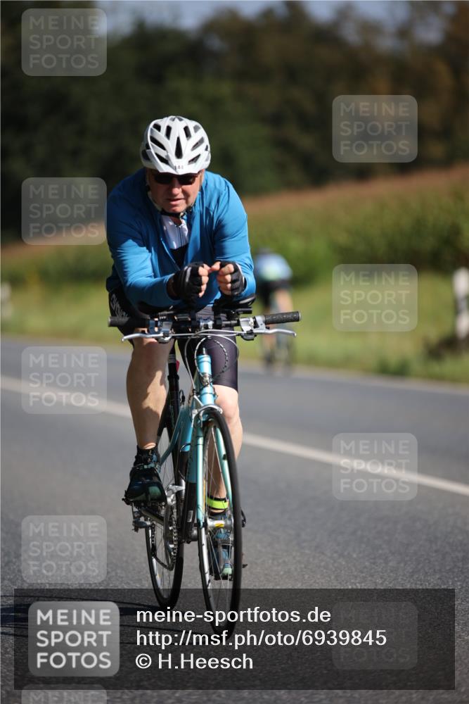 01.09.2024 - 17. Tribühne Triathlon H.Heesch http://msf.ph/oto/6939845 01.09.2024 10:33:59 Radfahren 144, 214, 224, 236, 237 meine-sportfotos.de