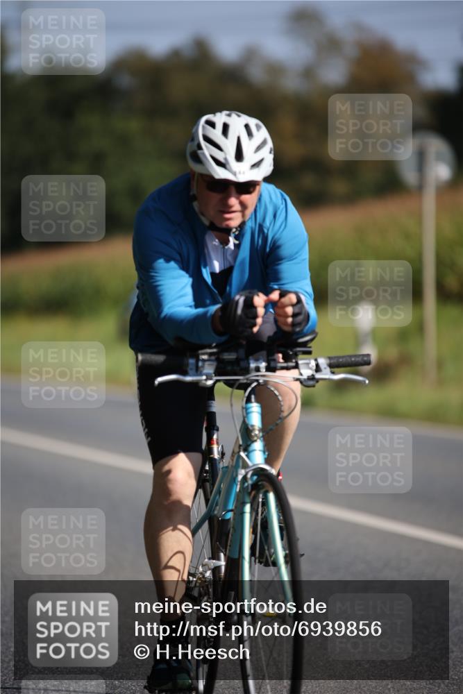01.09.2024 - 17. Tribühne Triathlon H.Heesch http://msf.ph/oto/6939856 01.09.2024 10:33:59 Radfahren 144, 214, 224, 236, 237 meine-sportfotos.de