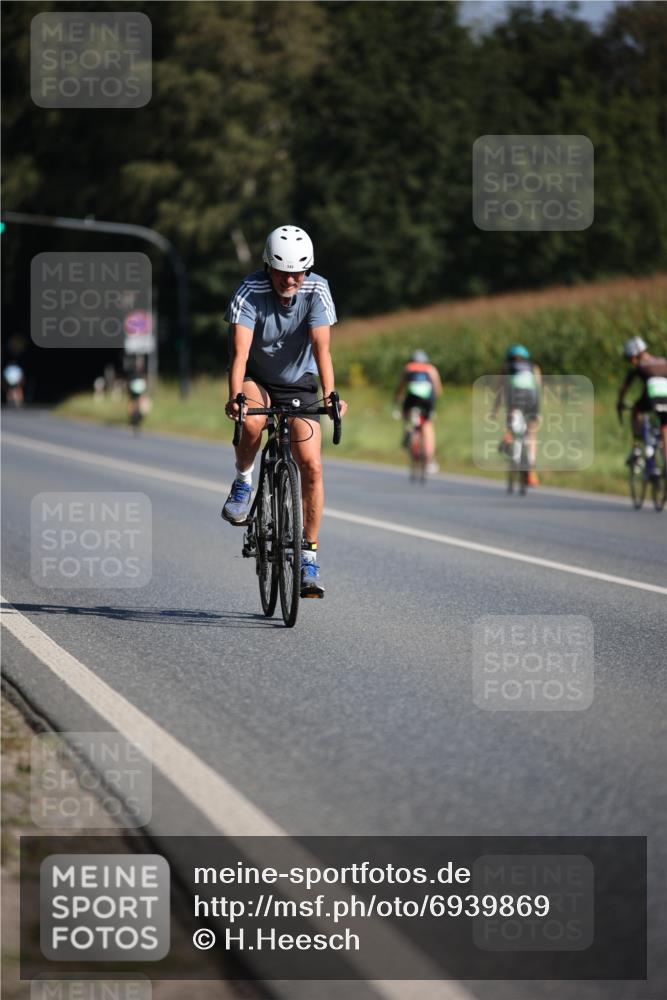 01.09.2024 - 17. Tribühne Triathlon H.Heesch http://msf.ph/oto/6939869 01.09.2024 10:34:16 Radfahren 141, 158, 192 meine-sportfotos.de