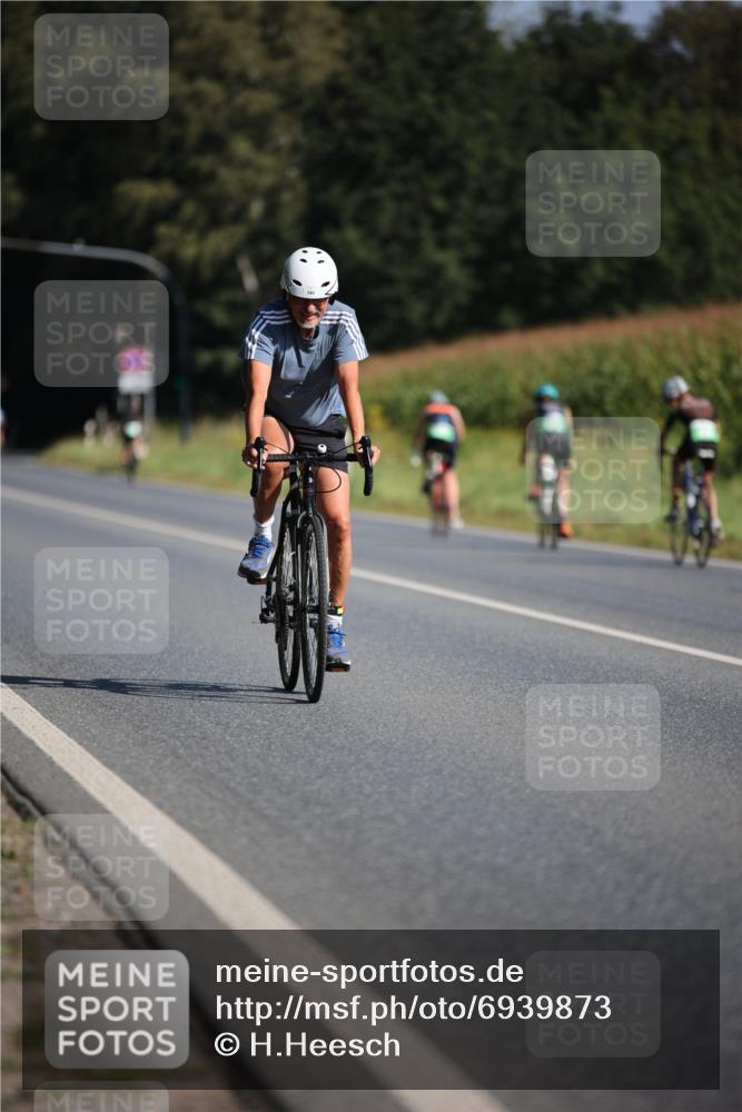 01.09.2024 - 17. Tribühne Triathlon H.Heesch http://msf.ph/oto/6939873 01.09.2024 10:34:16 Radfahren 141, 158, 192 meine-sportfotos.de