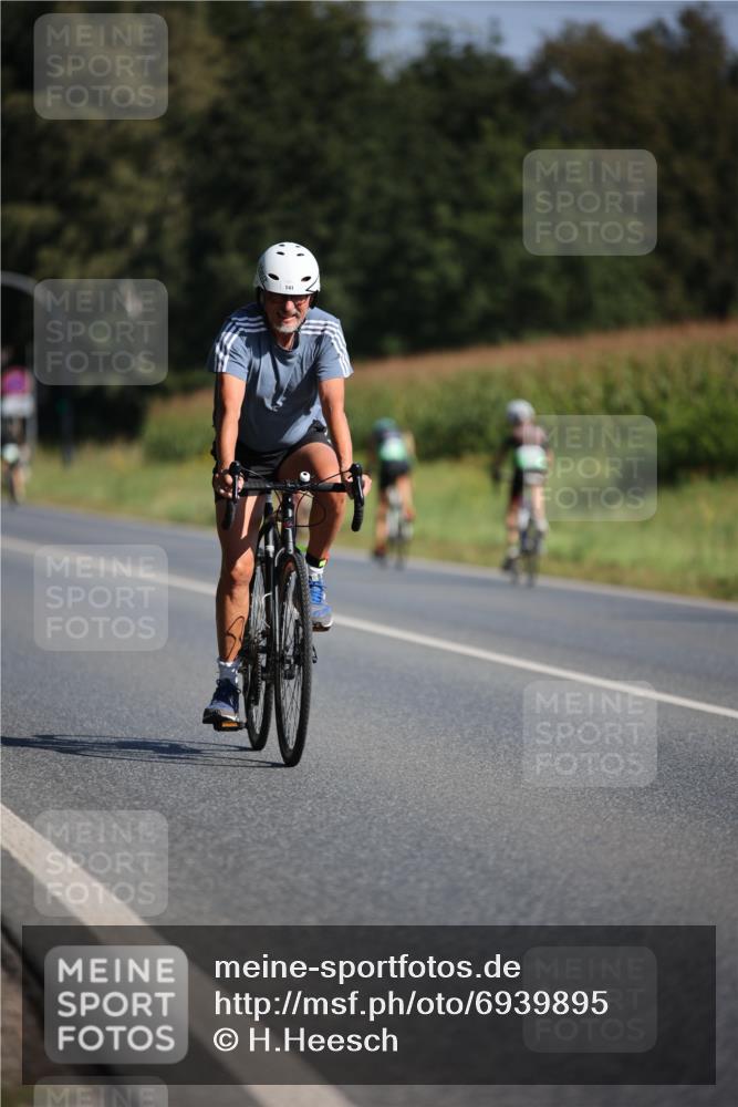 01.09.2024 - 17. Tribühne Triathlon H.Heesch http://msf.ph/oto/6939895 01.09.2024 10:34:17 Radfahren 137, 141, 158, 192 meine-sportfotos.de