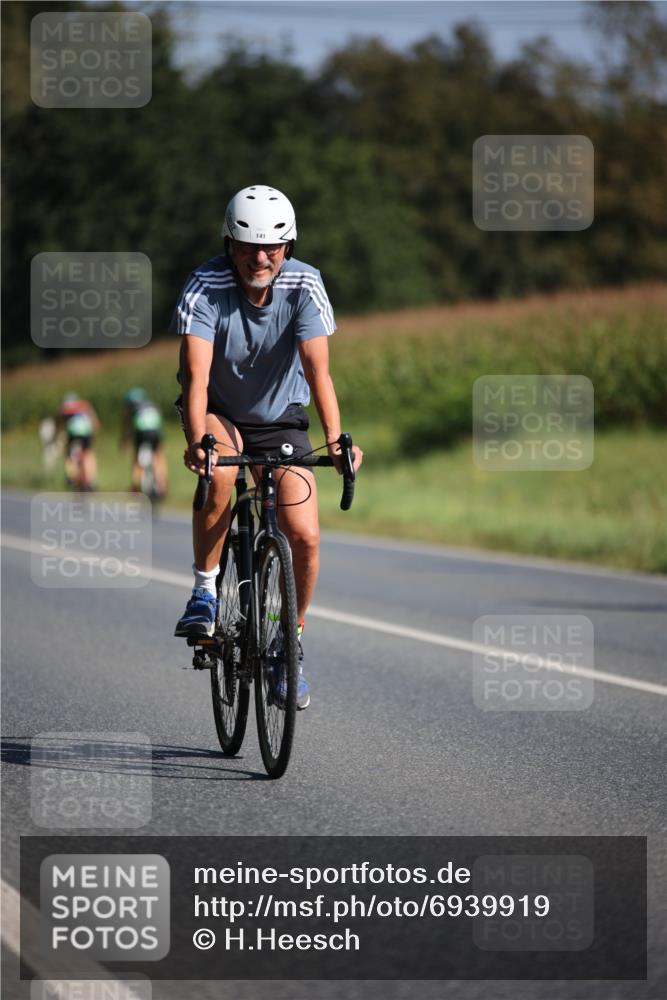 01.09.2024 - 17. Tribühne Triathlon H.Heesch http://msf.ph/oto/6939919 01.09.2024 10:34:17 Radfahren 137, 141, 158, 192 meine-sportfotos.de