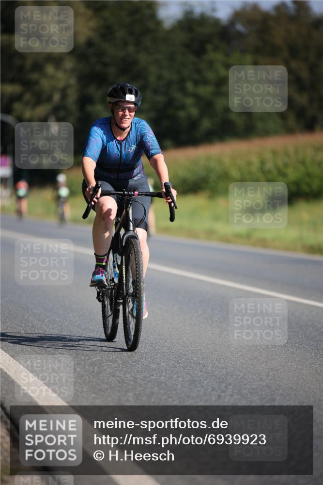 01.09.2024 - 17. Tribühne Triathlon H.Heesch http://msf.ph/oto/6939923 01.09.2024 10:34:21 Radfahren 137, 158, 192, 202 meine-sportfotos.de