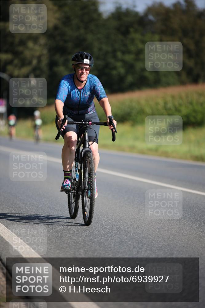 01.09.2024 - 17. Tribühne Triathlon H.Heesch http://msf.ph/oto/6939927 01.09.2024 10:34:21 Radfahren 137, 158, 192, 202 meine-sportfotos.de
