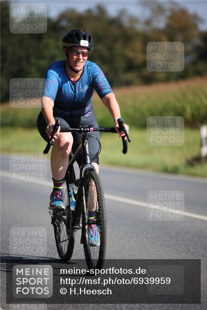 01.09.2024 - 17. Tribühne Triathlon H.Heesch http://msf.ph/oto/6939959 01.09.2024 10:34:22 Radfahren 137, 158, 192, 202 meine-sportfotos.de