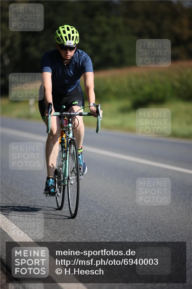 01.09.2024 - 17. Tribühne Triathlon H.Heesch http://msf.ph/oto/6940003 01.09.2024 10:34:27 Radfahren 137, 192, 202 meine-sportfotos.de
