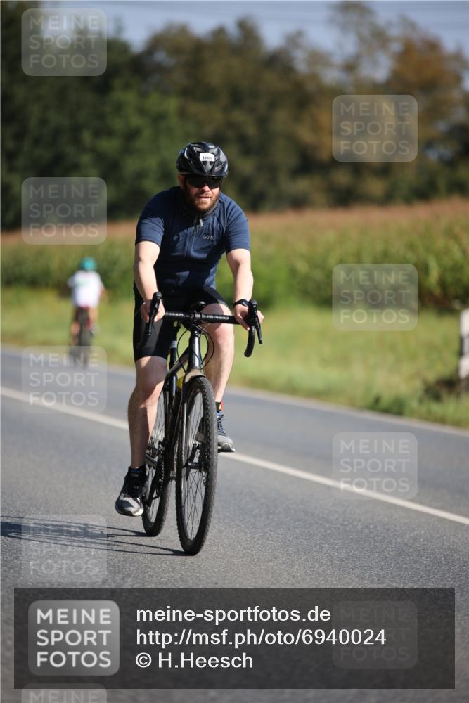 01.09.2024 - 17. Tribühne Triathlon H.Heesch http://msf.ph/oto/6940024 01.09.2024 10:34:48 Radfahren 241, 282, 1064 meine-sportfotos.de