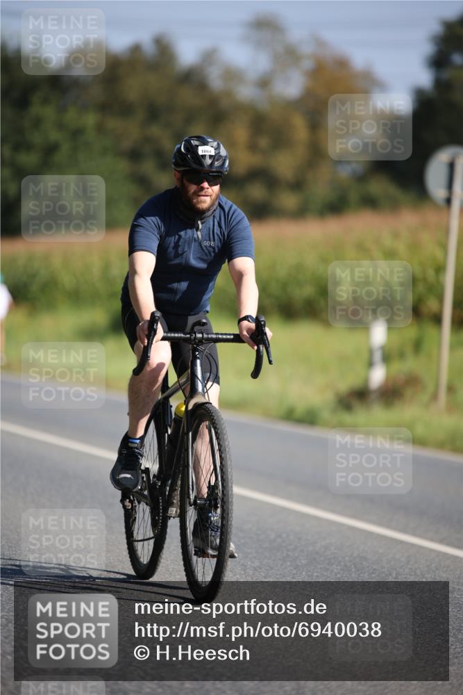 01.09.2024 - 17. Tribühne Triathlon H.Heesch http://msf.ph/oto/6940038 01.09.2024 10:34:48 Radfahren 241, 282, 1064 meine-sportfotos.de