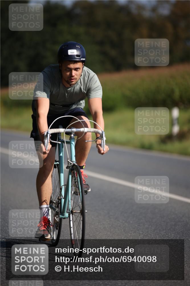 01.09.2024 - 17. Tribühne Triathlon H.Heesch http://msf.ph/oto/6940098 01.09.2024 10:35:05 Radfahren 163, 168, 169 meine-sportfotos.de