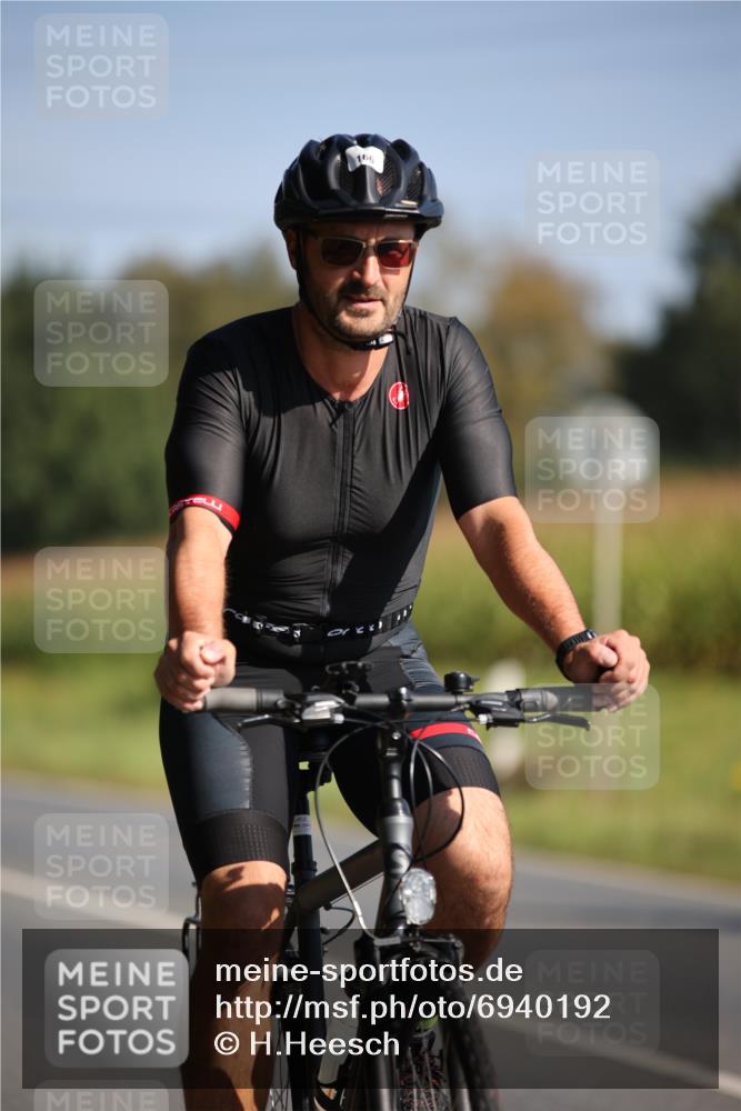 01.09.2024 - 17. Tribühne Triathlon H.Heesch http://msf.ph/oto/6940192 01.09.2024 10:35:24 Radfahren 142, 165, 166, 180, 240 meine-sportfotos.de