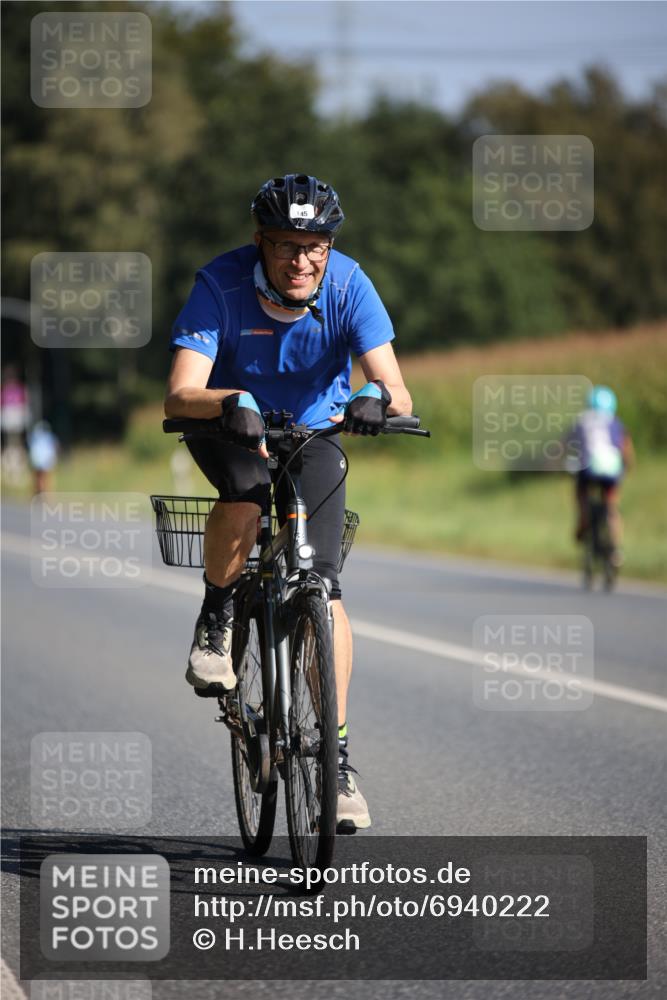 01.09.2024 - 17. Tribühne Triathlon H.Heesch http://msf.ph/oto/6940222 01.09.2024 10:35:40 Radfahren 145, 190, 201, 223, 284, 307 meine-sportfotos.de