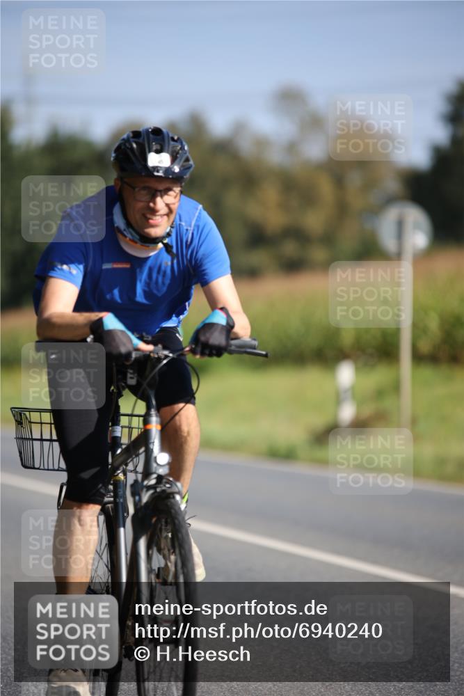 01.09.2024 - 17. Tribühne Triathlon H.Heesch http://msf.ph/oto/6940240 01.09.2024 10:35:41 Radfahren 145, 190, 201, 223, 284, 307 meine-sportfotos.de