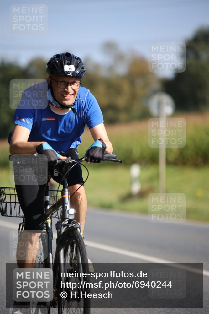 01.09.2024 - 17. Tribühne Triathlon H.Heesch http://msf.ph/oto/6940244 01.09.2024 10:35:41 Radfahren 145, 190, 201, 223, 284, 307 meine-sportfotos.de