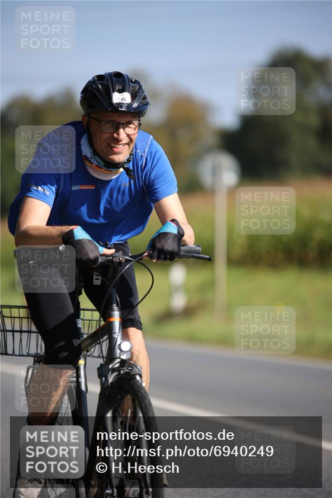 01.09.2024 - 17. Tribühne Triathlon H.Heesch http://msf.ph/oto/6940249 01.09.2024 10:35:41 Radfahren 145, 190, 201, 223, 284, 307 meine-sportfotos.de