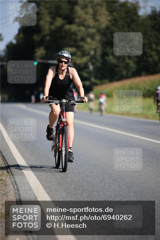 01.09.2024 - 17. Tribühne Triathlon H.Heesch http://msf.ph/oto/6940262 01.09.2024 10:35:58 Radfahren 157, 203 meine-sportfotos.de