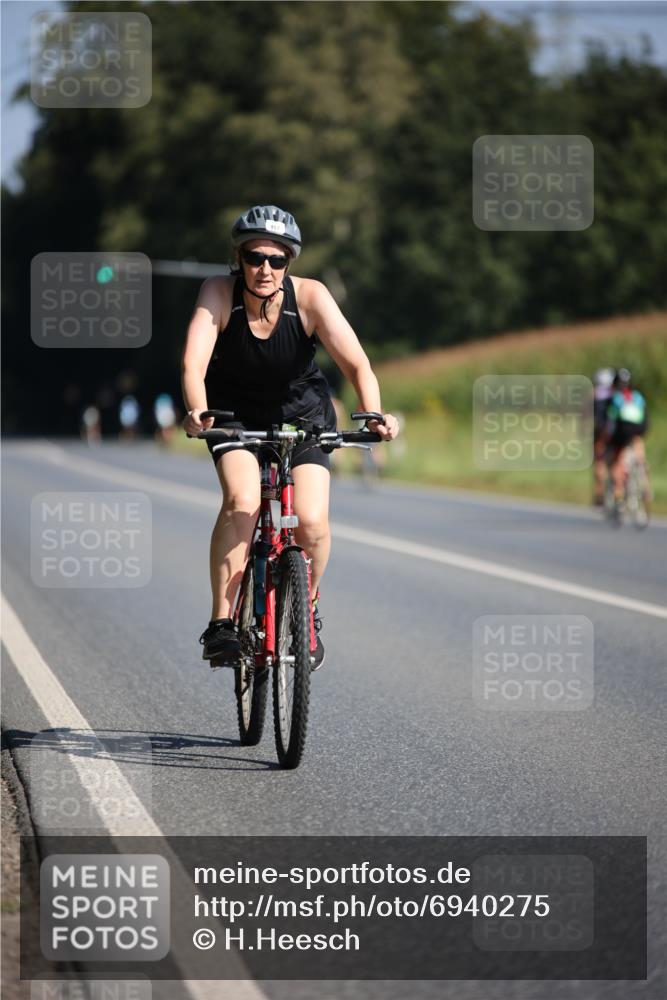 01.09.2024 - 17. Tribühne Triathlon H.Heesch http://msf.ph/oto/6940275 01.09.2024 10:35:58 Radfahren 157, 203 meine-sportfotos.de