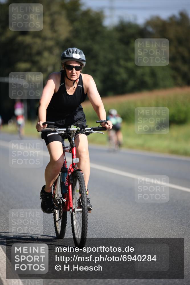 01.09.2024 - 17. Tribühne Triathlon H.Heesch http://msf.ph/oto/6940284 01.09.2024 10:35:58 Radfahren 157, 203 meine-sportfotos.de