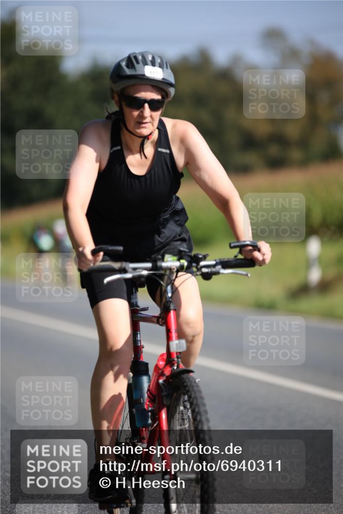 01.09.2024 - 17. Tribühne Triathlon H.Heesch http://msf.ph/oto/6940311 01.09.2024 10:35:59 Radfahren 157, 203 meine-sportfotos.de