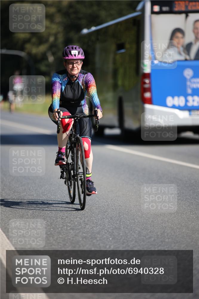 01.09.2024 - 17. Tribühne Triathlon H.Heesch http://msf.ph/oto/6940328 01.09.2024 10:36:10 Radfahren 1066, 1072 meine-sportfotos.de