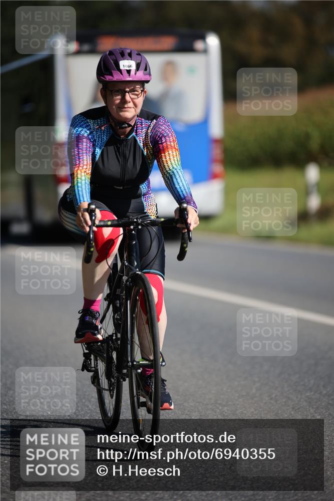 01.09.2024 - 17. Tribühne Triathlon H.Heesch http://msf.ph/oto/6940355 01.09.2024 10:36:11 Radfahren 1066, 1072 meine-sportfotos.de