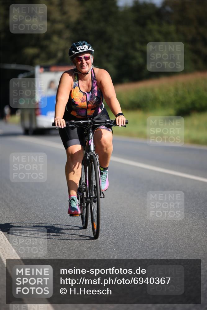 01.09.2024 - 17. Tribühne Triathlon H.Heesch http://msf.ph/oto/6940367 01.09.2024 10:36:15 Radfahren 139, 1072 meine-sportfotos.de
