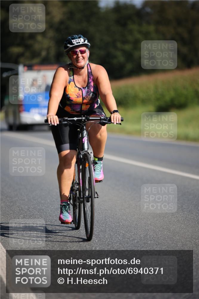 01.09.2024 - 17. Tribühne Triathlon H.Heesch http://msf.ph/oto/6940371 01.09.2024 10:36:15 Radfahren 139, 1072 meine-sportfotos.de