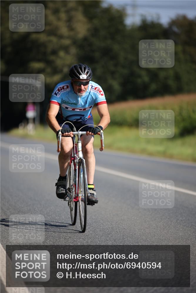 01.09.2024 - 17. Tribühne Triathlon H.Heesch http://msf.ph/oto/6940594 01.09.2024 10:39:18 Radfahren 161 meine-sportfotos.de