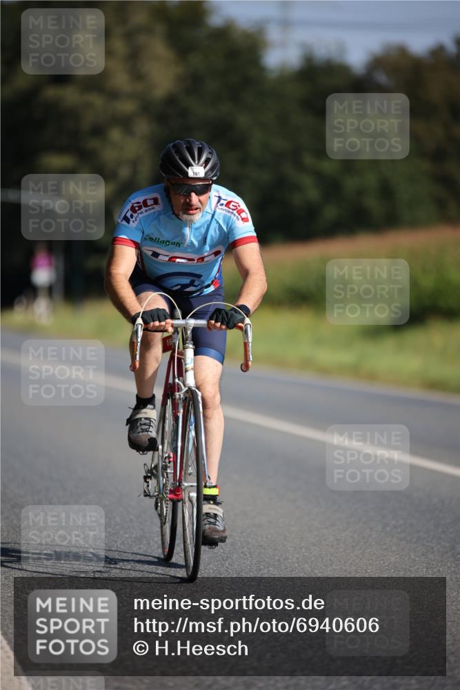 01.09.2024 - 17. Tribühne Triathlon H.Heesch http://msf.ph/oto/6940606 01.09.2024 10:39:18 Radfahren 161 meine-sportfotos.de