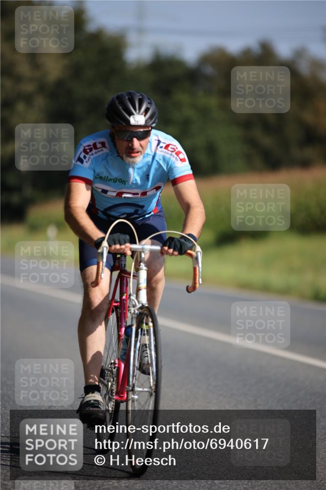 01.09.2024 - 17. Tribühne Triathlon H.Heesch http://msf.ph/oto/6940617 01.09.2024 10:39:19 Radfahren 161 meine-sportfotos.de