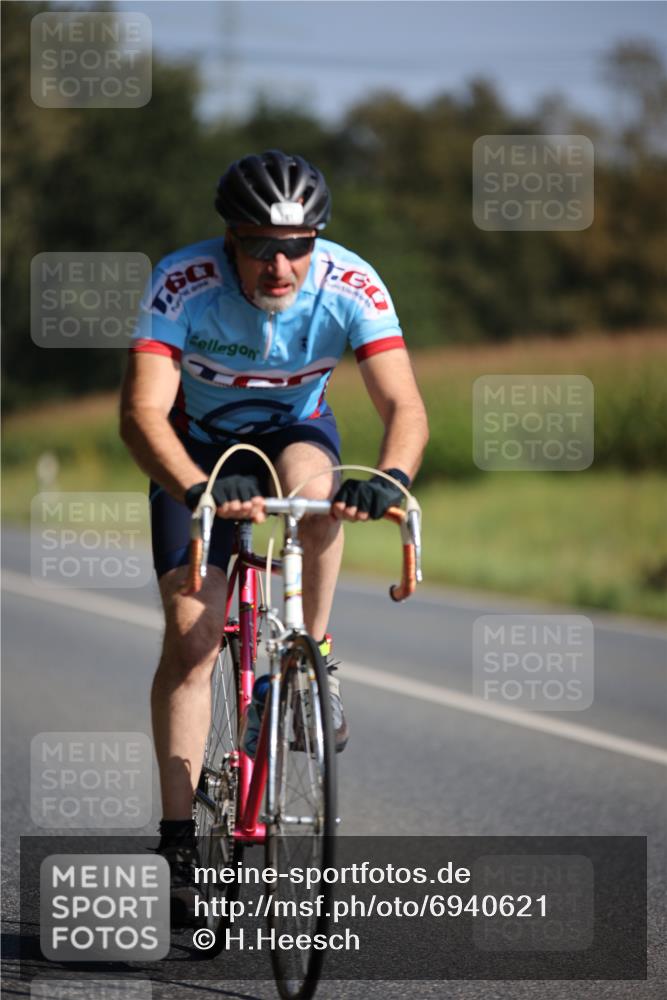01.09.2024 - 17. Tribühne Triathlon H.Heesch http://msf.ph/oto/6940621 01.09.2024 10:39:19 Radfahren 161 meine-sportfotos.de
