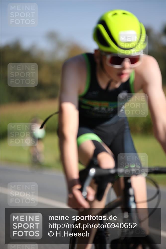 01.09.2024 - 17. Tribühne Triathlon H.Heesch http://msf.ph/oto/6940652 01.09.2024 10:40:41 Radfahren 179, 294 meine-sportfotos.de