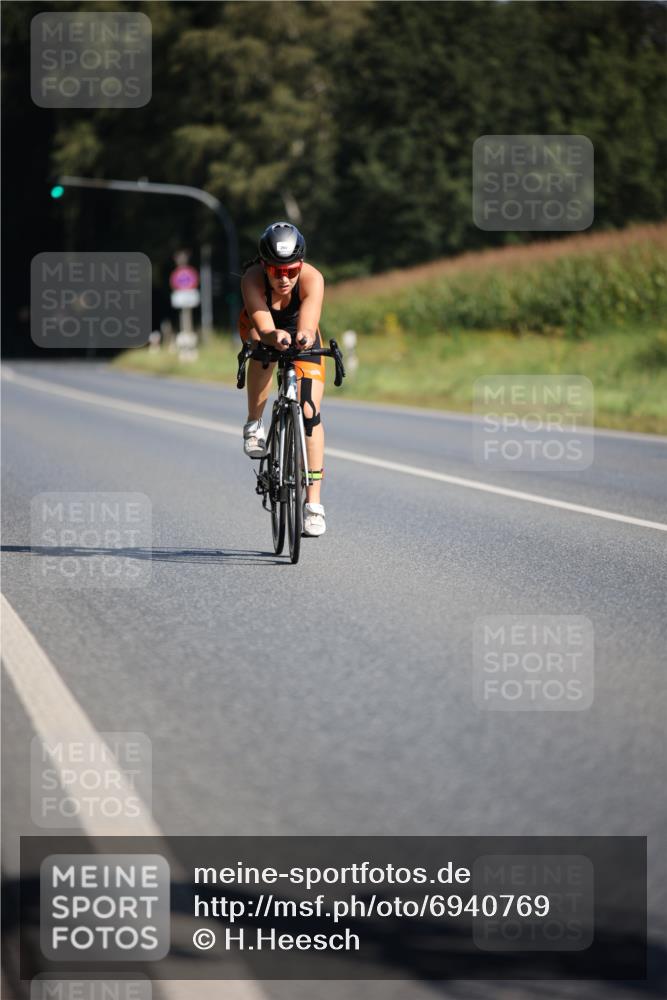 01.09.2024 - 17. Tribühne Triathlon H.Heesch http://msf.ph/oto/6940769 01.09.2024 10:41:50 Radfahren 255, 268, 285 meine-sportfotos.de