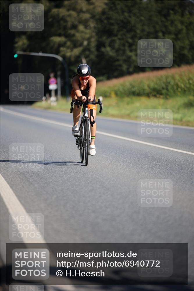 01.09.2024 - 17. Tribühne Triathlon H.Heesch http://msf.ph/oto/6940772 01.09.2024 10:41:50 Radfahren 255, 268, 285 meine-sportfotos.de
