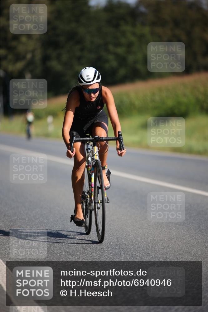 01.09.2024 - 17. Tribühne Triathlon H.Heesch http://msf.ph/oto/6940946 01.09.2024 10:42:25 Radfahren 205, 247, 306 meine-sportfotos.de