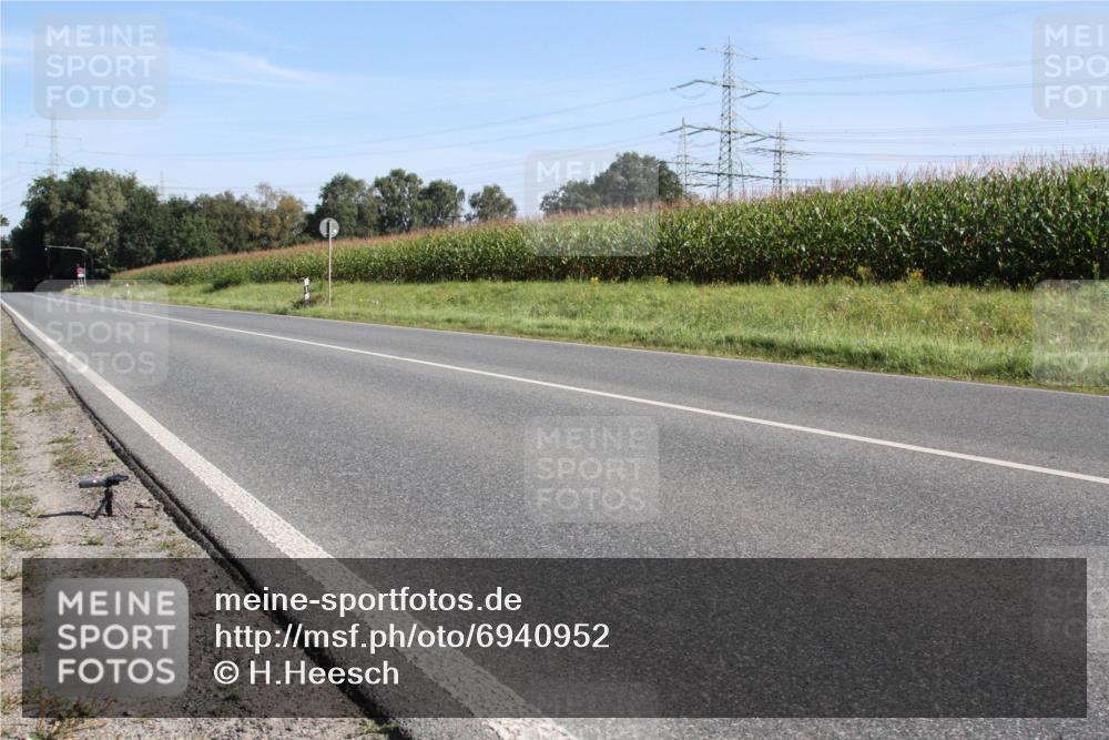 01.09.2024 - 17. Tribühne Triathlon H.Heesch http://msf.ph/oto/6940952 01.09.2024 10:24:40 Radfahren  meine-sportfotos.de