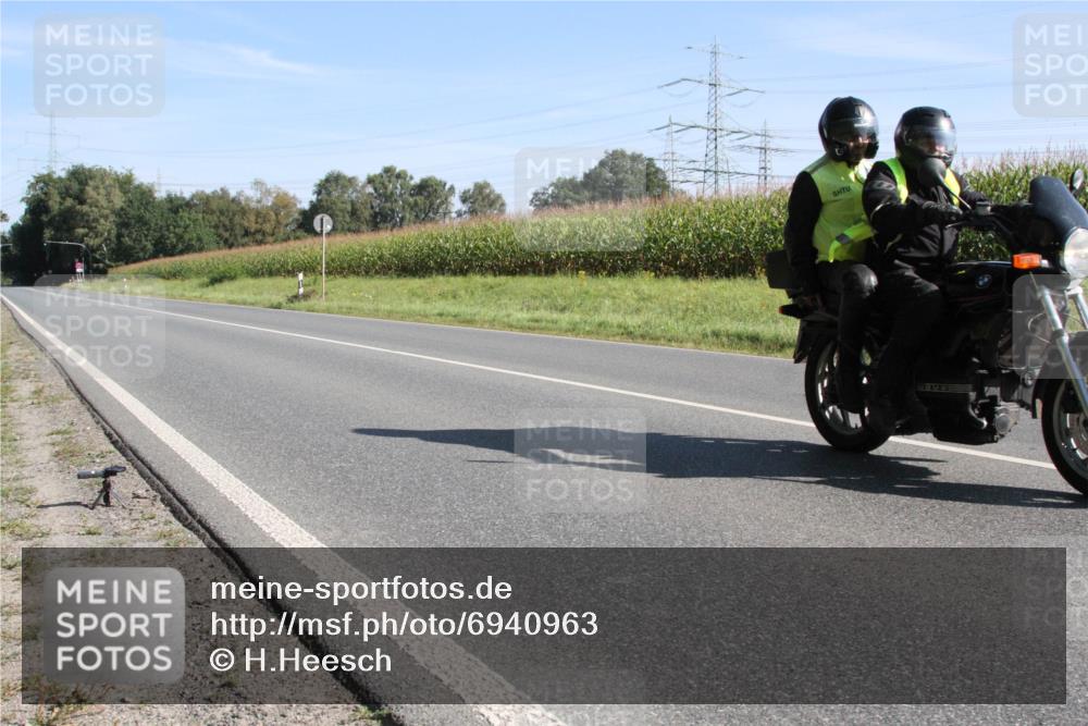 01.09.2024 - 17. Tribühne Triathlon H.Heesch http://msf.ph/oto/6940963 01.09.2024 10:26:50 Radfahren 146 meine-sportfotos.de