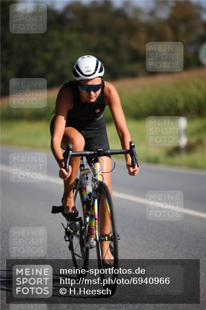 01.09.2024 - 17. Tribühne Triathlon H.Heesch http://msf.ph/oto/6940966 01.09.2024 10:42:25 Radfahren 205, 247, 306 meine-sportfotos.de
