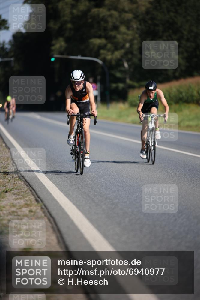 01.09.2024 - 17. Tribühne Triathlon H.Heesch http://msf.ph/oto/6940977 01.09.2024 10:42:32 Radfahren 205, 247, 251, 253 meine-sportfotos.de