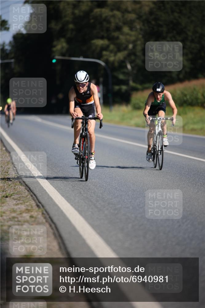 01.09.2024 - 17. Tribühne Triathlon H.Heesch http://msf.ph/oto/6940981 01.09.2024 10:42:32 Radfahren 205, 247, 251, 253 meine-sportfotos.de