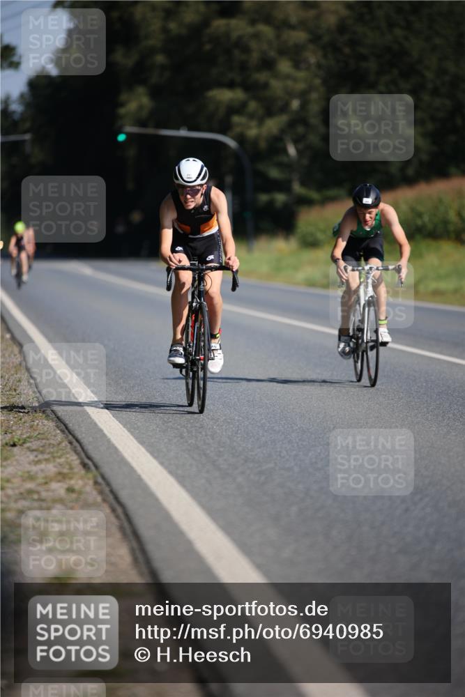01.09.2024 - 17. Tribühne Triathlon H.Heesch http://msf.ph/oto/6940985 01.09.2024 10:42:32 Radfahren 205, 247, 251, 253 meine-sportfotos.de
