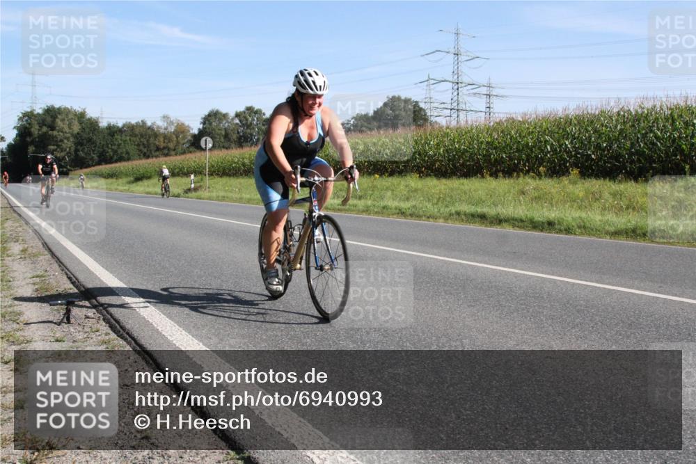 01.09.2024 - 17. Tribühne Triathlon H.Heesch http://msf.ph/oto/6940993 01.09.2024 10:29:55 Radfahren 147, 152, 181, 251 meine-sportfotos.de