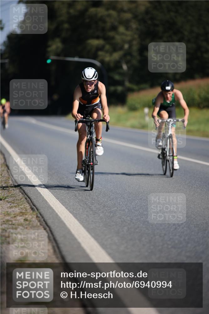 01.09.2024 - 17. Tribühne Triathlon H.Heesch http://msf.ph/oto/6940994 01.09.2024 10:42:32 Radfahren 205, 247, 251, 253 meine-sportfotos.de