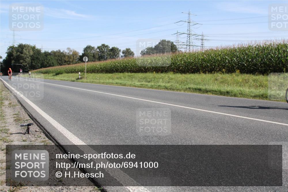 01.09.2024 - 17. Tribühne Triathlon H.Heesch http://msf.ph/oto/6941000 01.09.2024 10:30:00 Radfahren 147, 152, 181, 265, 277, 1070 meine-sportfotos.de