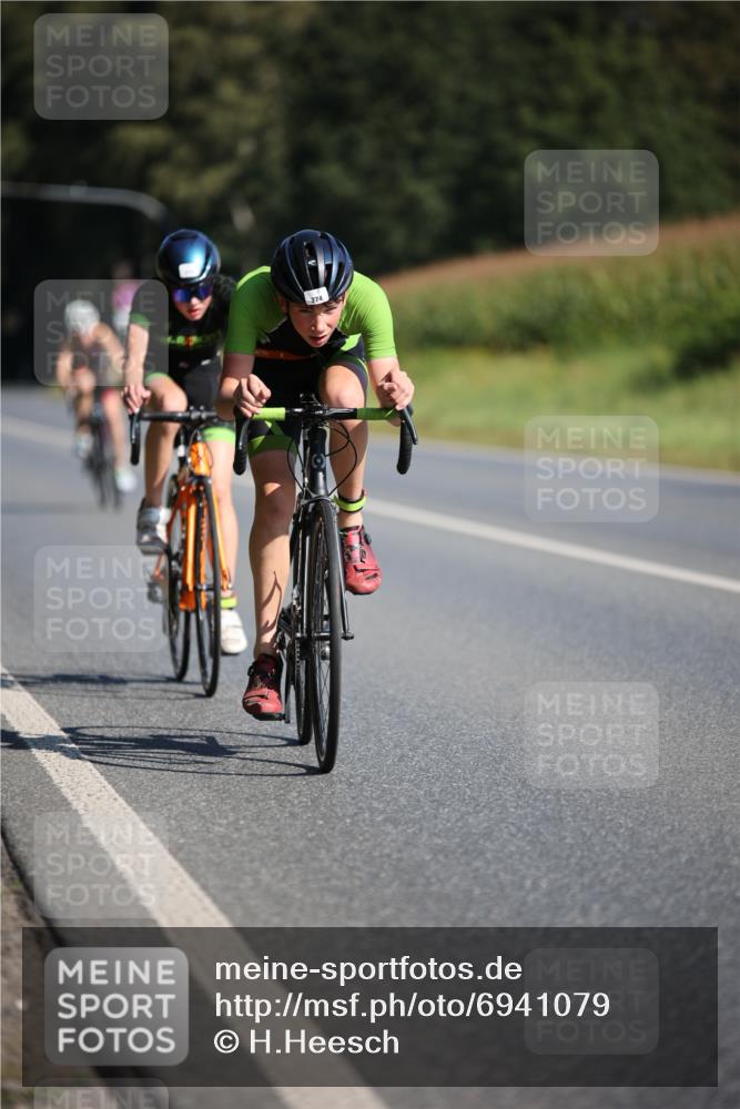 01.09.2024 - 17. Tribühne Triathlon H.Heesch http://msf.ph/oto/6941079 01.09.2024 10:42:48 Radfahren 246, 264, 273, 274 meine-sportfotos.de